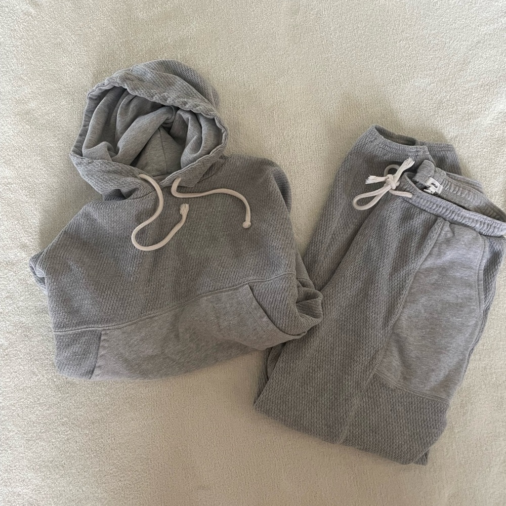 Grey matching sweatshirt and jogger set